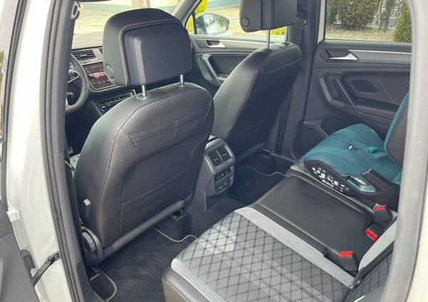 Volkswagen Tiguan cena 139900 przebieg: 58206, rok produkcji 2021 z Gostyń małe 277